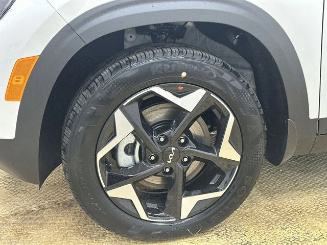 New 2026 Snow White Pearl Kia S image 19