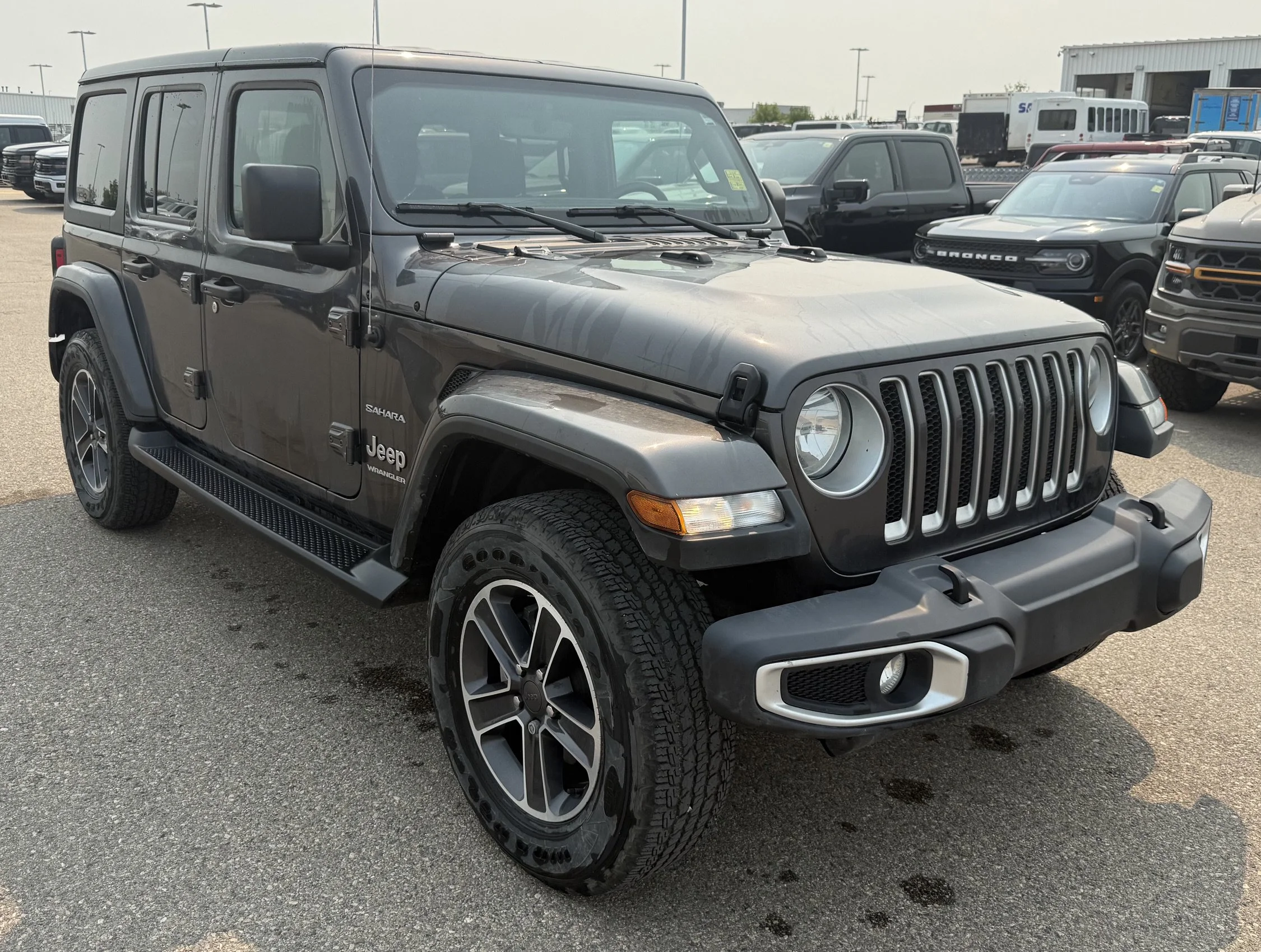 Used 2023 Granite Crystal Metallic Jeep SAHARA **New Arrival** image 7