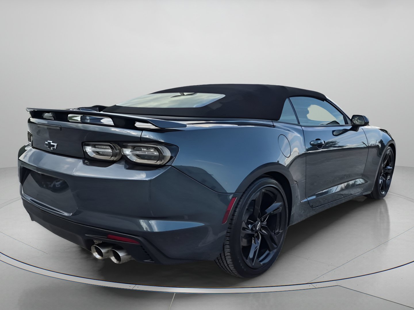 Used 2023 Shadow Gray Metallic Chevrolet LT1 image 4