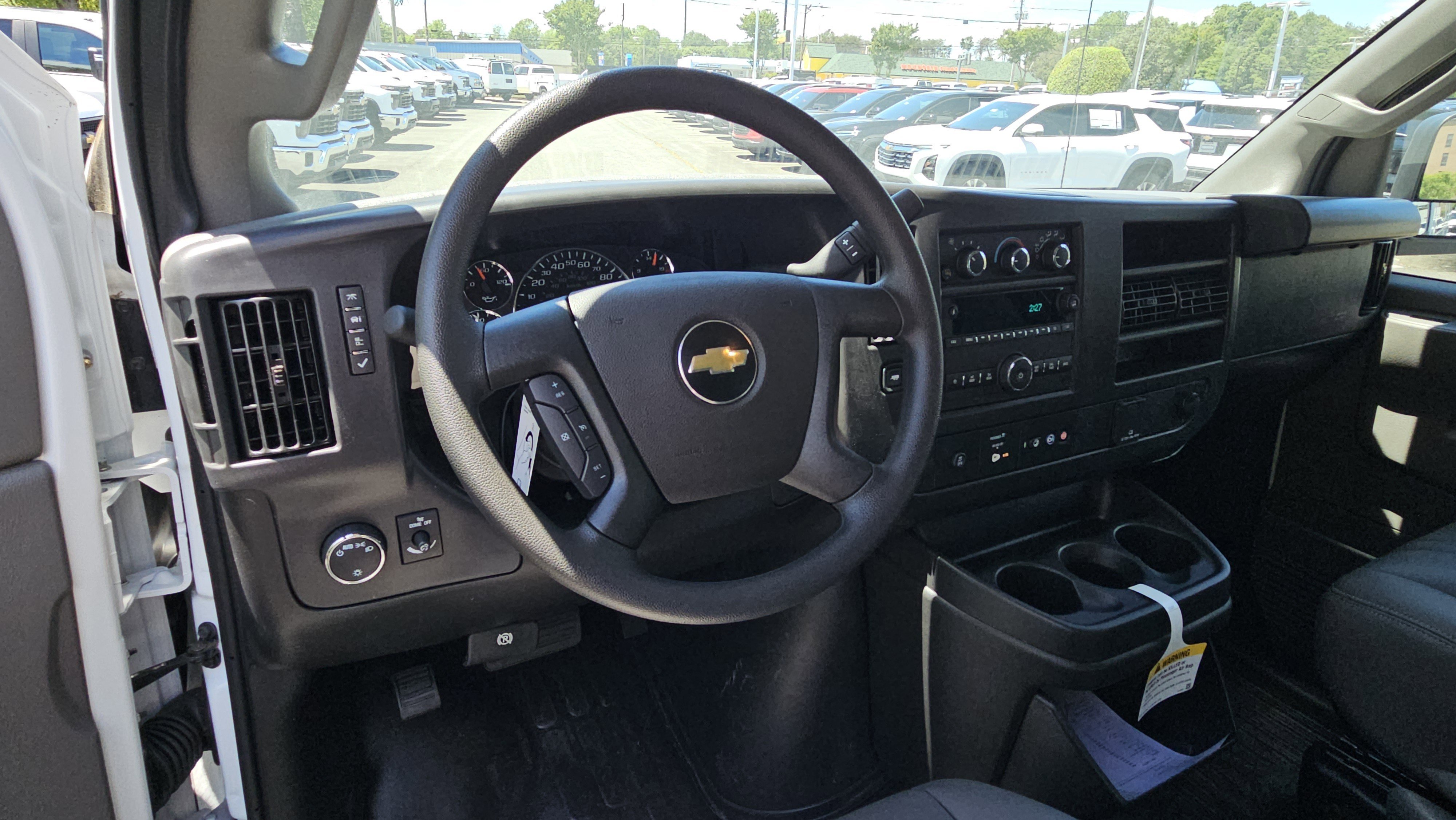 2025 Chevrolet Express Cargo Work Van - Photo 12