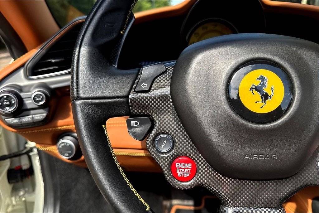 Used 2018  Ferrari  image 11