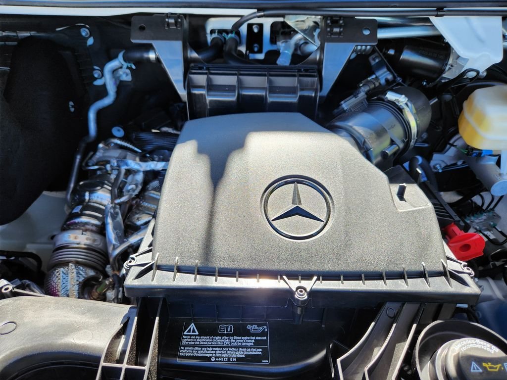 New 2026 ARCTIC WHITE Mercedes-Benz PASSENGER image 19