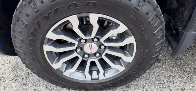 Used 2023 Blue GMC AT4 image 17