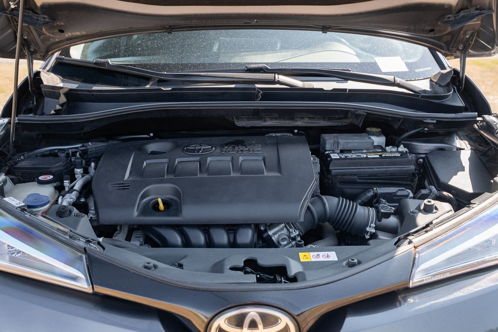 Used 2018 Gray Toyota XLE image 22