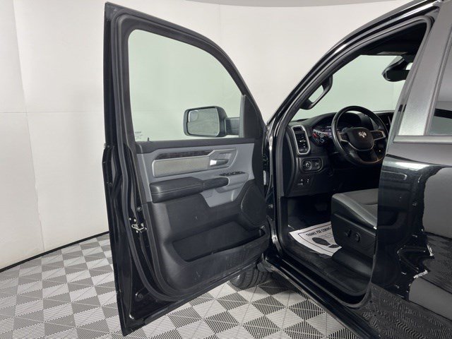 Certified Used 2022 Diamond Black Crystal Pearlcoat Ram Big Horn image 13