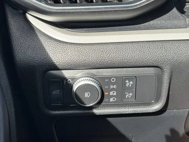 Used 2020 White Ford XLT image 32