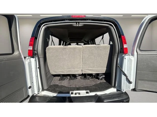 Used 2024 Summit White Chevrolet 1LT image 29