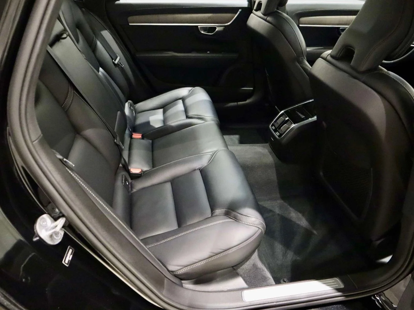 Used 2023 Black Stone Volvo Ultimate image 14
