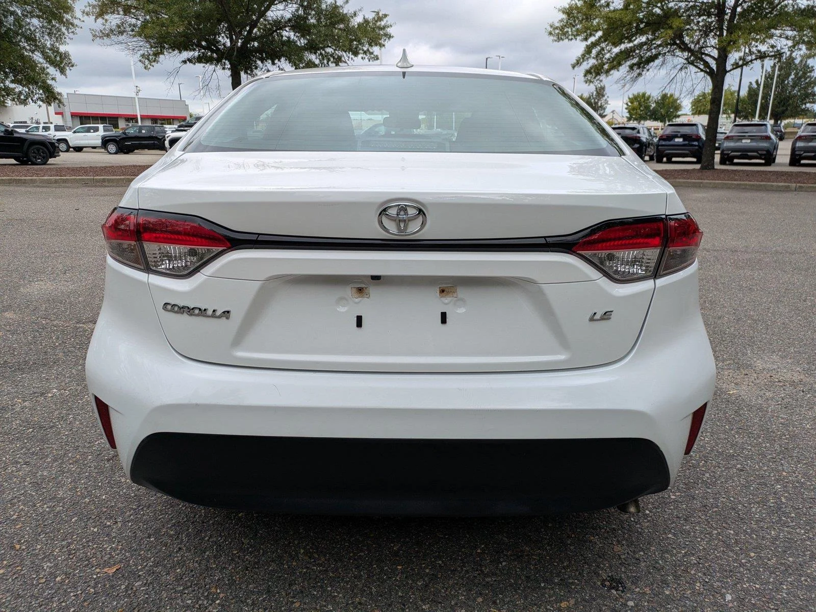 Used 2024  Toyota LE image 5