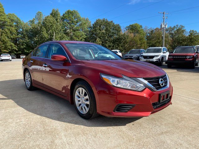 Used 2017 Red Nissan 2.5 S image 6