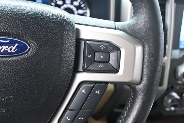 Used 2017 White Platinum Clearcoat Metallic Ford Lariat image 17