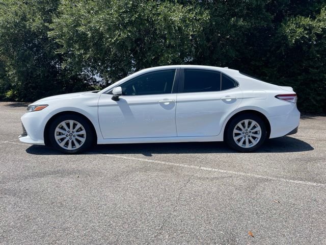 Used 2020 White Toyota LE image 5