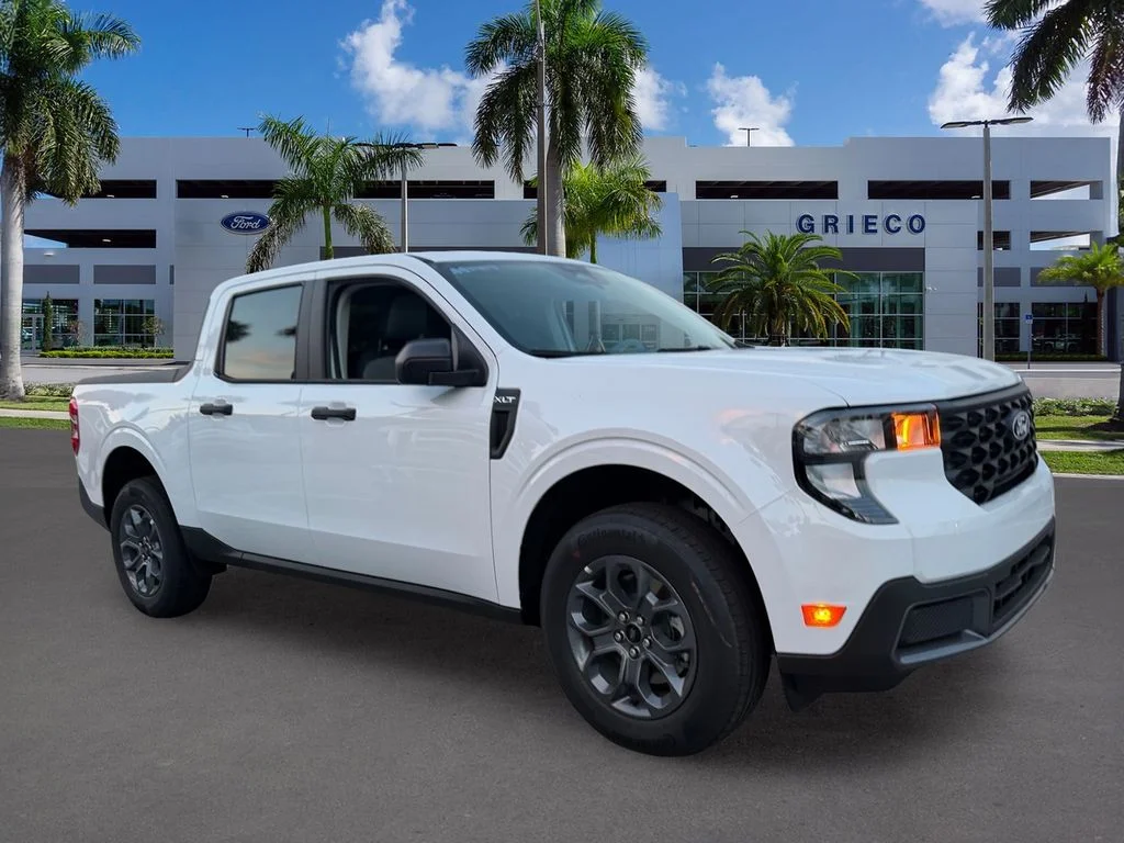 New 2026 White Ford XLT image 1