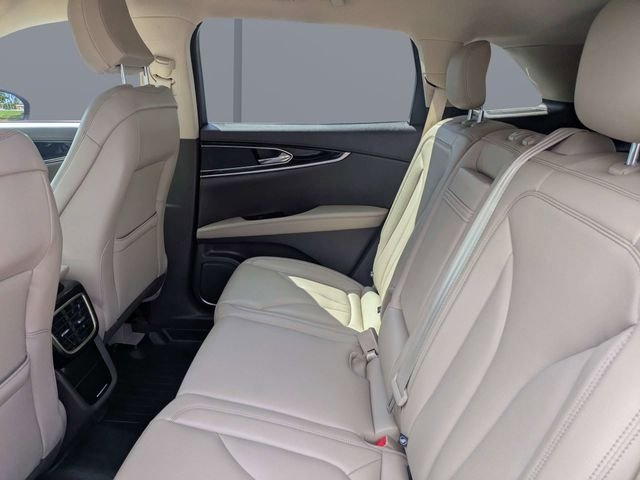 Used 2022 Red Lincoln Standard image 14