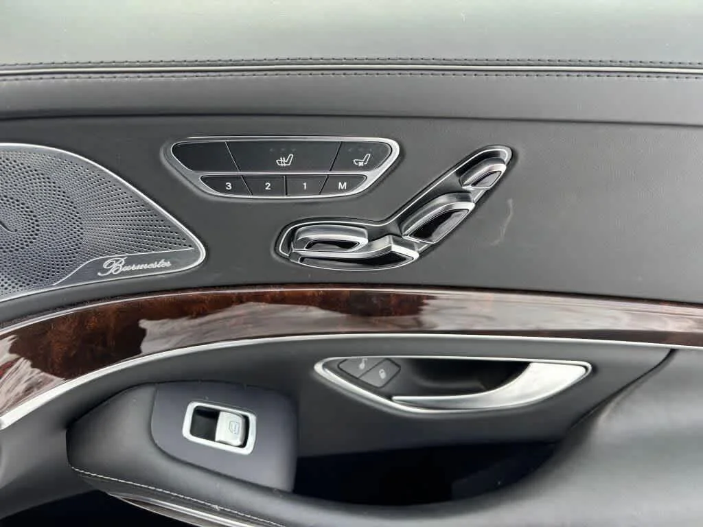 Used 2020 Obsidian Black Metallic Mercedes-Benz S 560 image 14
