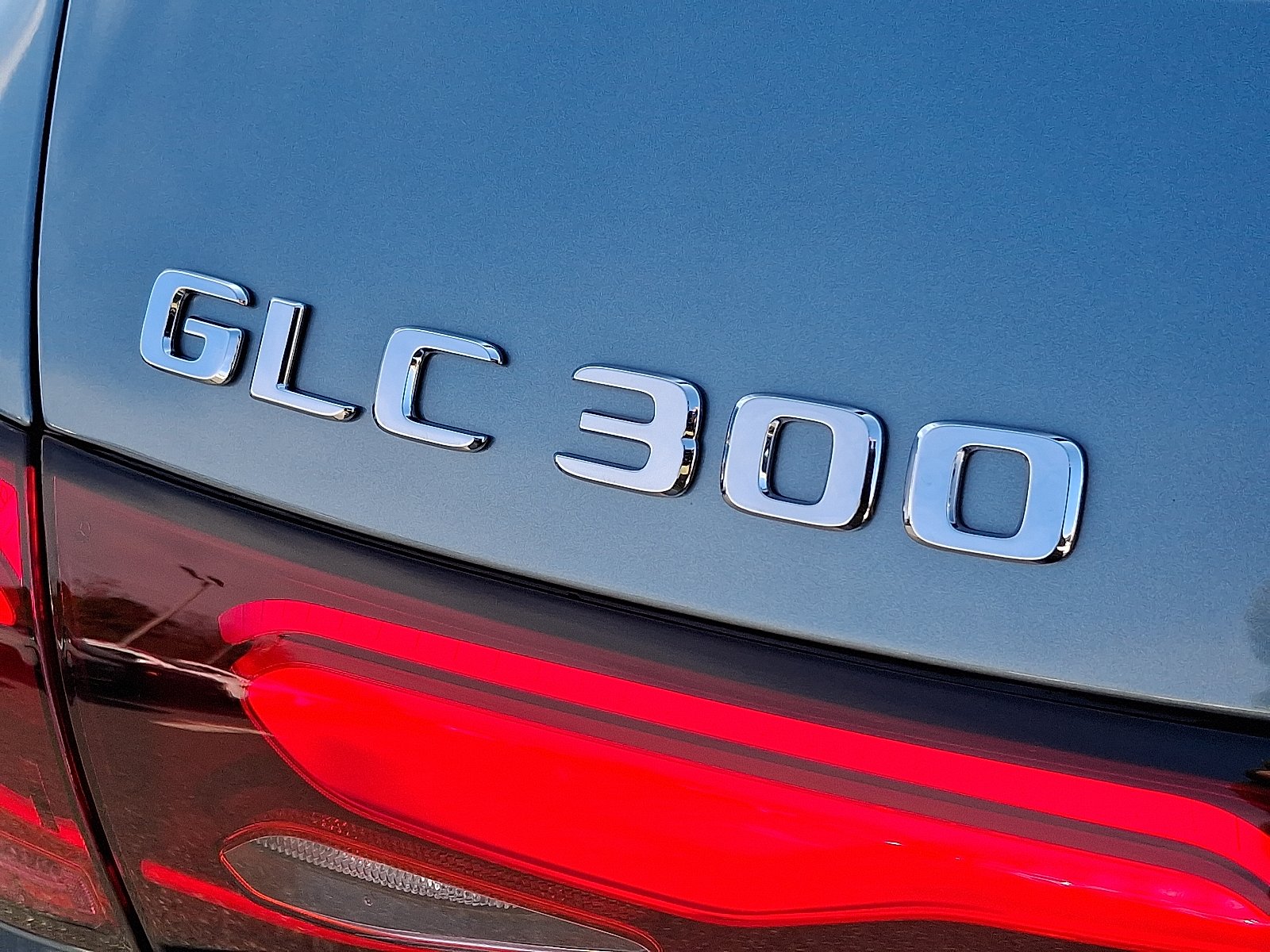 New 2026 Verde Silver Metallic Mercedes-Benz GLC 300 image 17