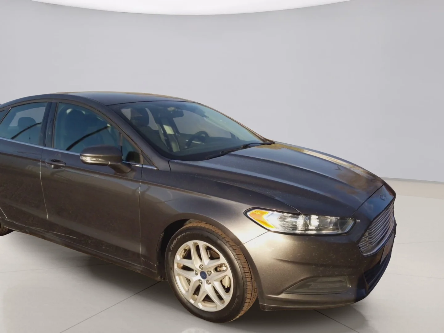Used 2016 Gray Ford SE image 3