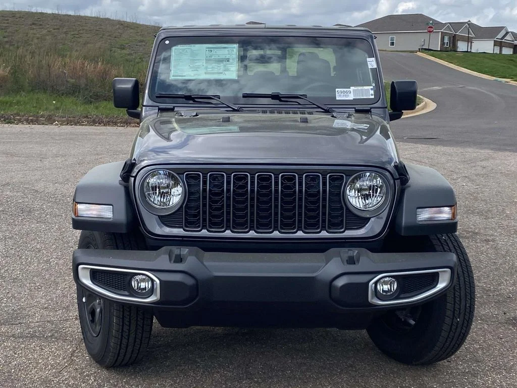 New 2026 Granite Crystal Metallic Clearcoat Jeep Sport image 32