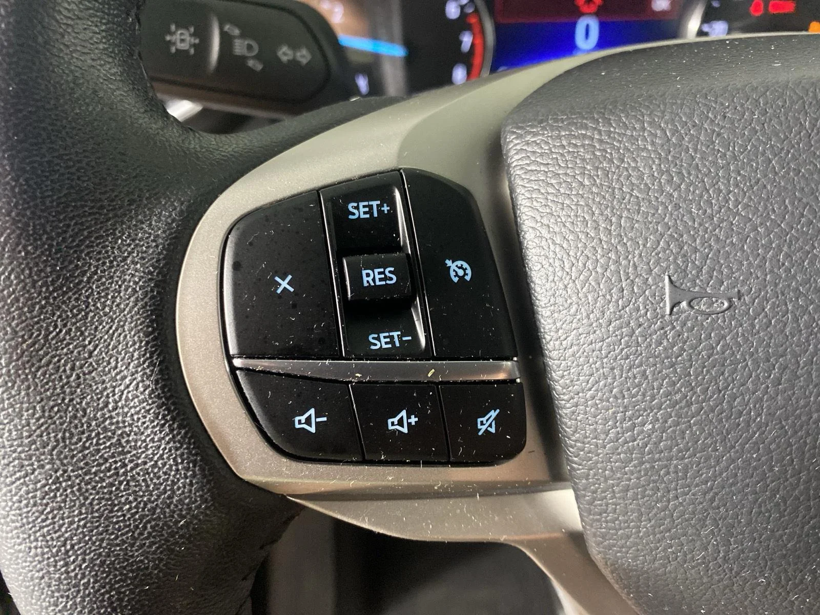Used 2023 Agate Black Ford XLT image 25