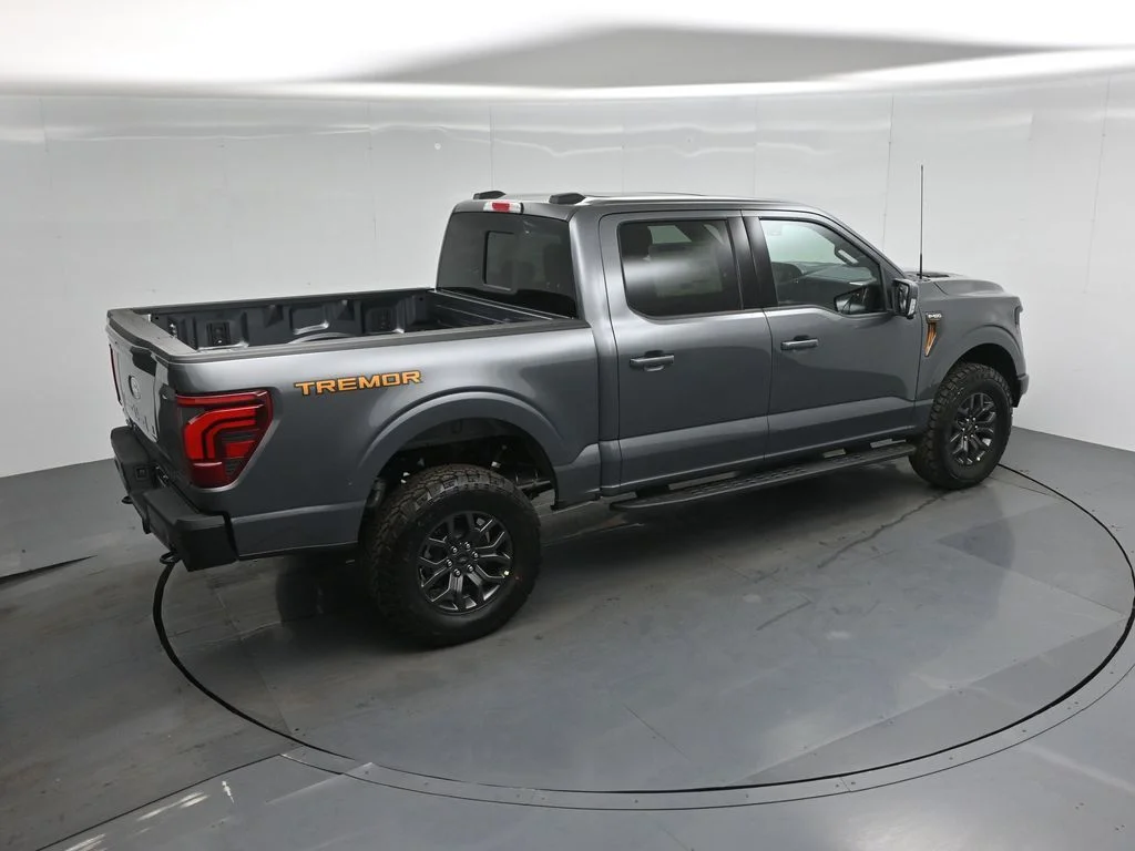 New 2026 Carbonized Gray Metallic Ford Tremor image 39