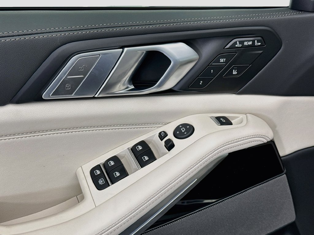 New 2027 Gray Metallic BMW xDrive40i image 23