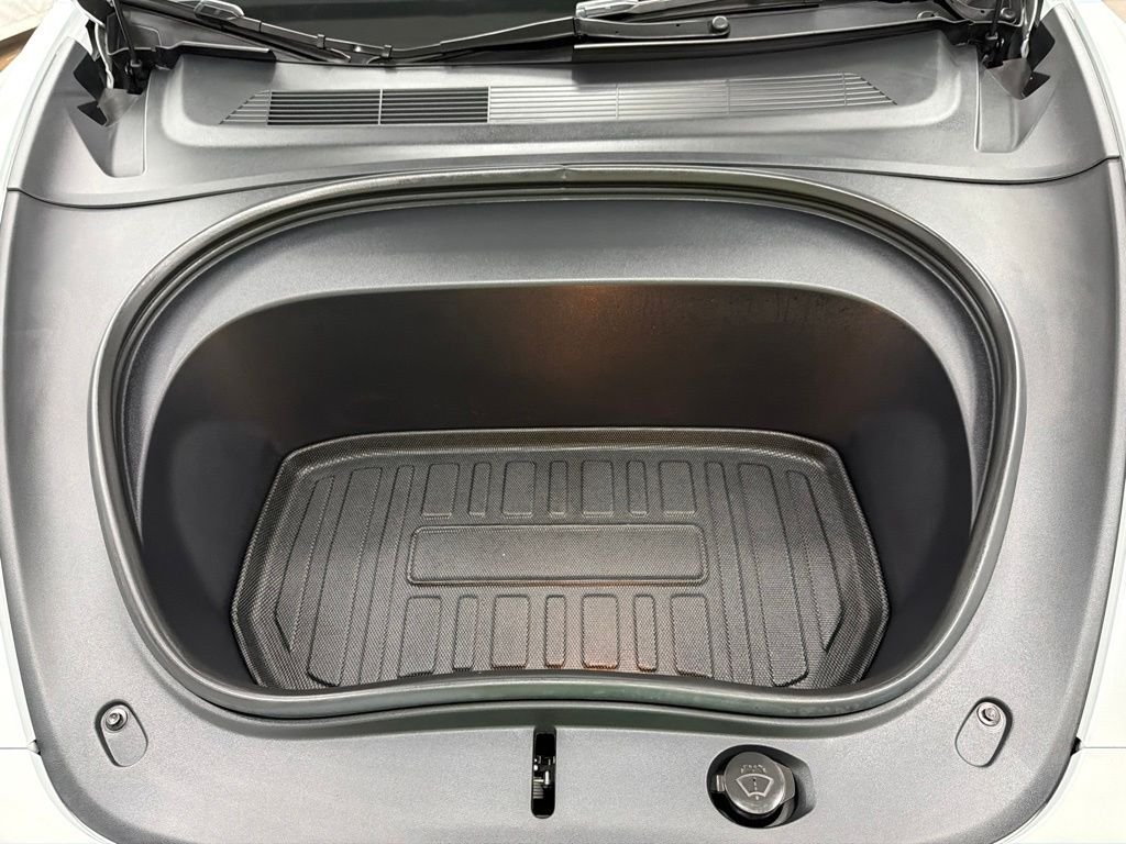 Used 2025 White Tesla Long Range image 33