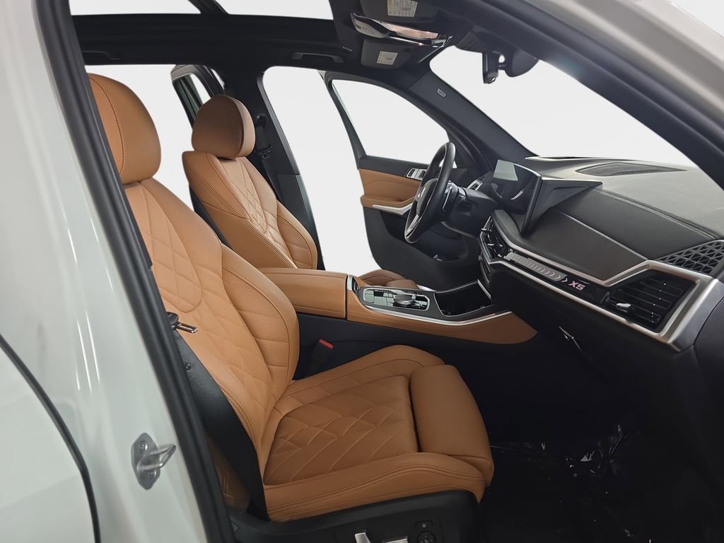 Certified Used 2025 Alpine White BMW xDrive40i image 9