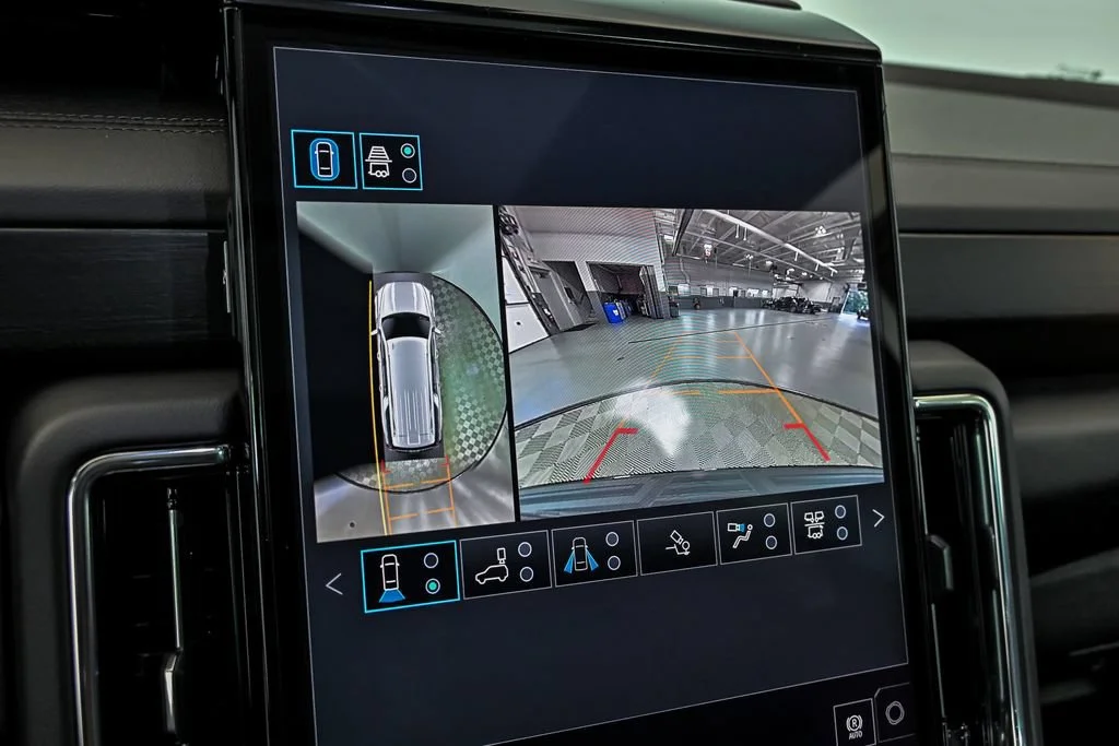 2026 GMC Yukon XL Denali - Photo 18