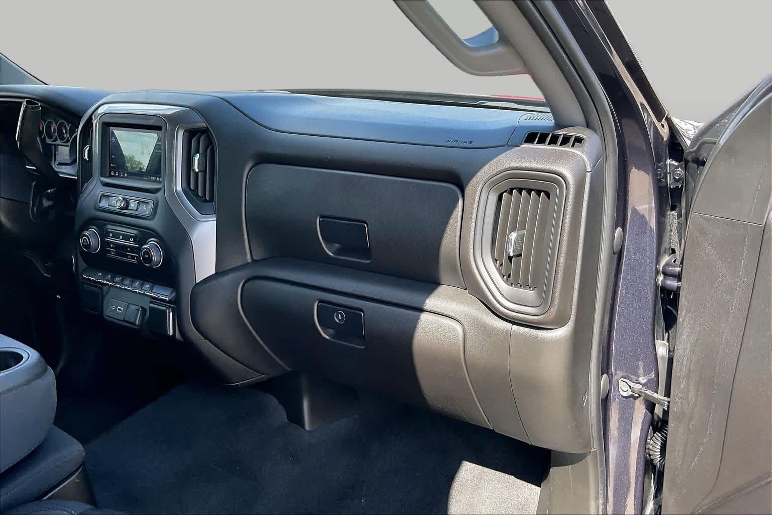 Used 2022 Dark Ash Metallic Chevrolet Custom image 18