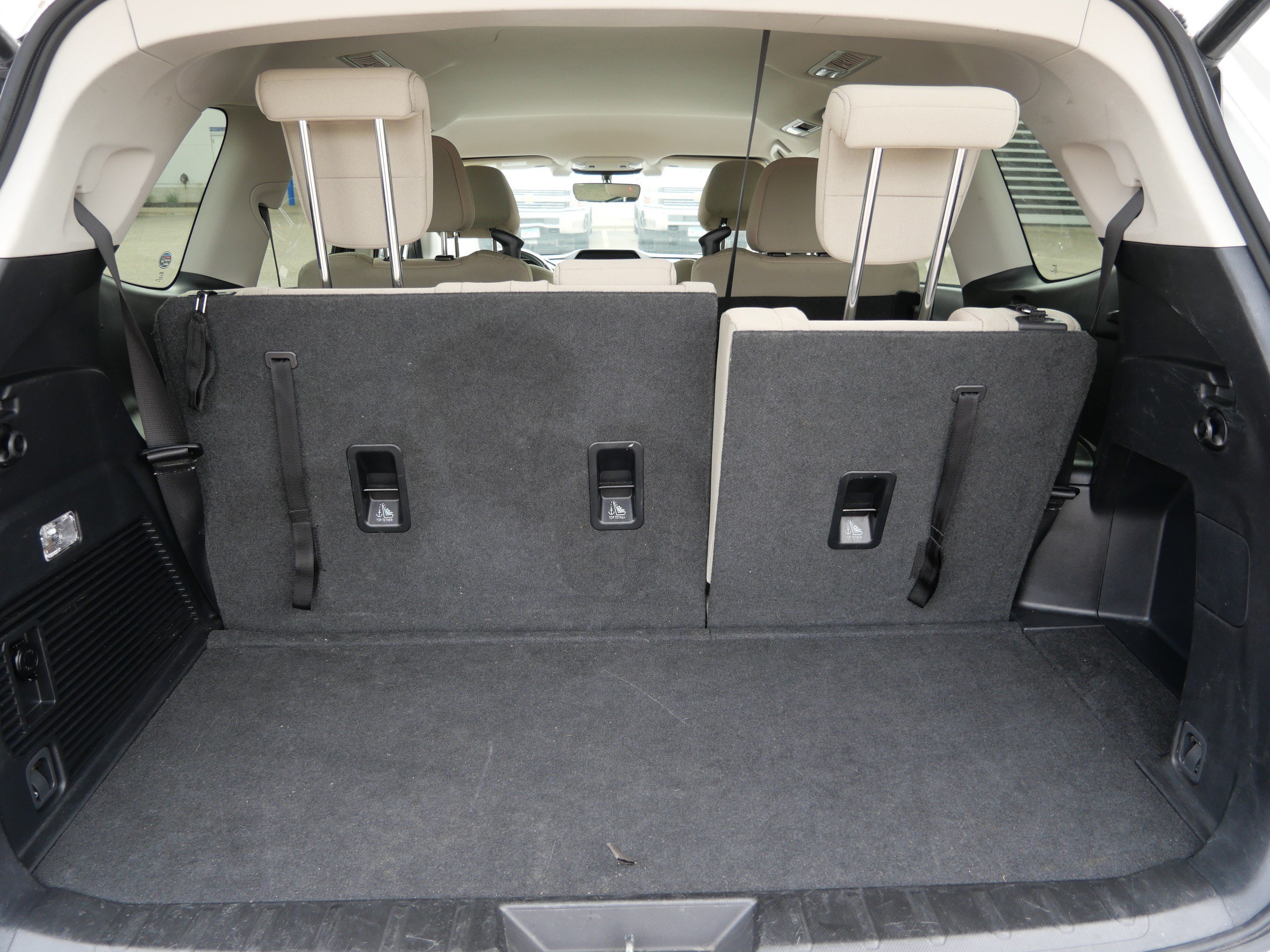 Used 2022 Crystal White Pearl Subaru Premium image 18
