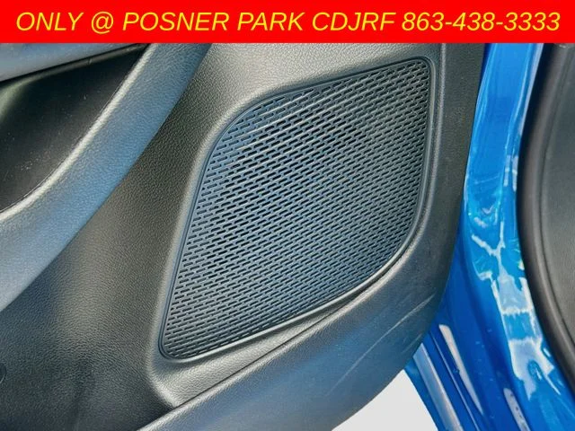 New 2027 Hydro Blue Pearl-Coat Exterior Paint Chrysler Select image 18