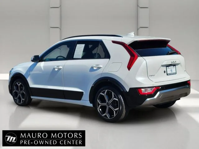 Used 2023 White Kia EX Touring image 4