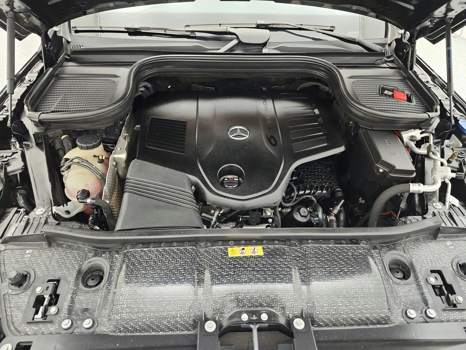 Used 2022 Black Mercedes-Benz GLE 450 4MATIC® SUV image 17