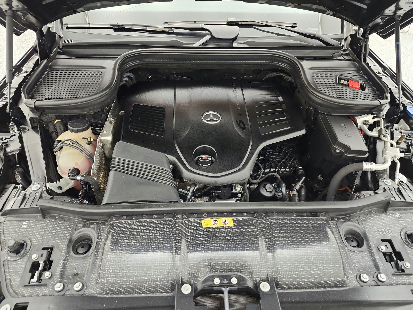 Used 2022 Black Mercedes-Benz GLE 450 4MATIC® SUV image 17