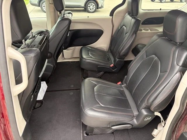 Used 2017 Red Chrysler Touring L Plus image 6