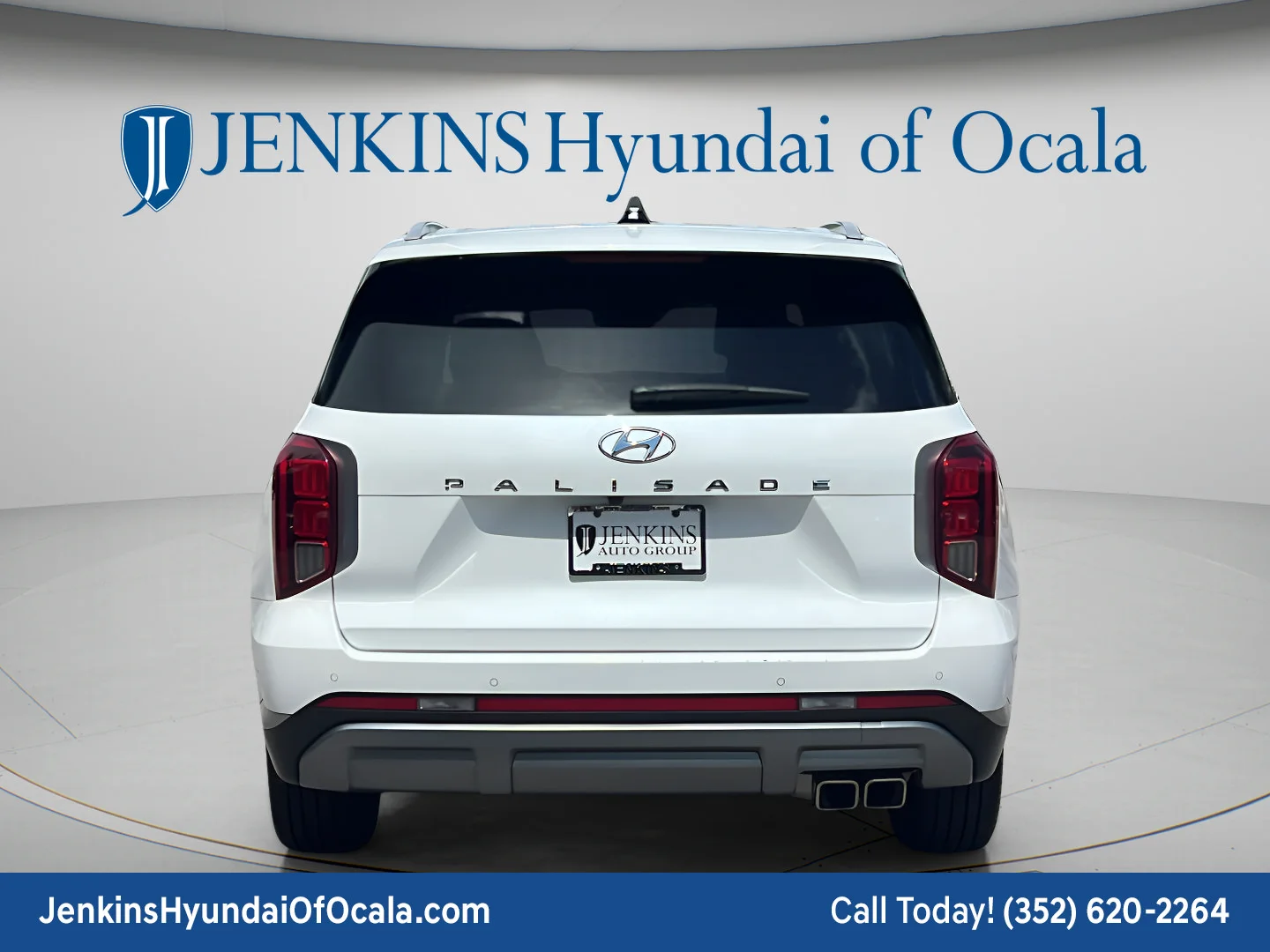 Used 2024 Hyper White Hyundai SEL 7P image 4