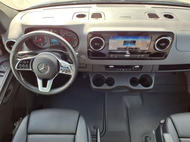 Used 2024 Silver Mercedes-Benz Cargo 170 WB image 4