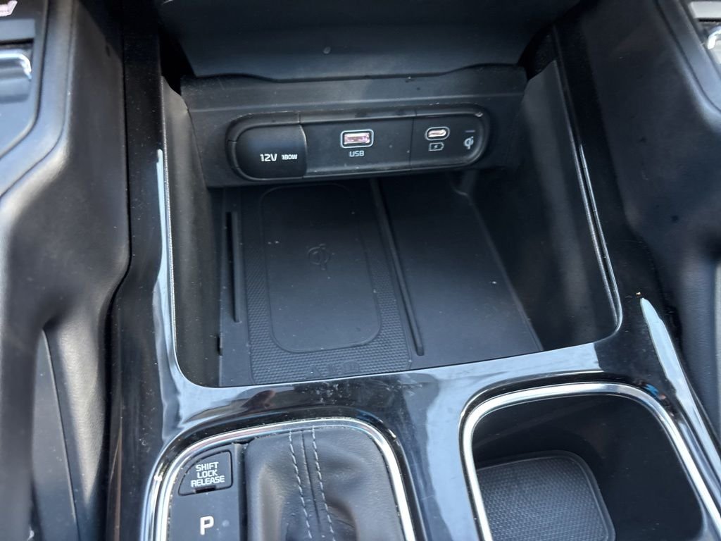 Used 2025 Silver Kia S image 32