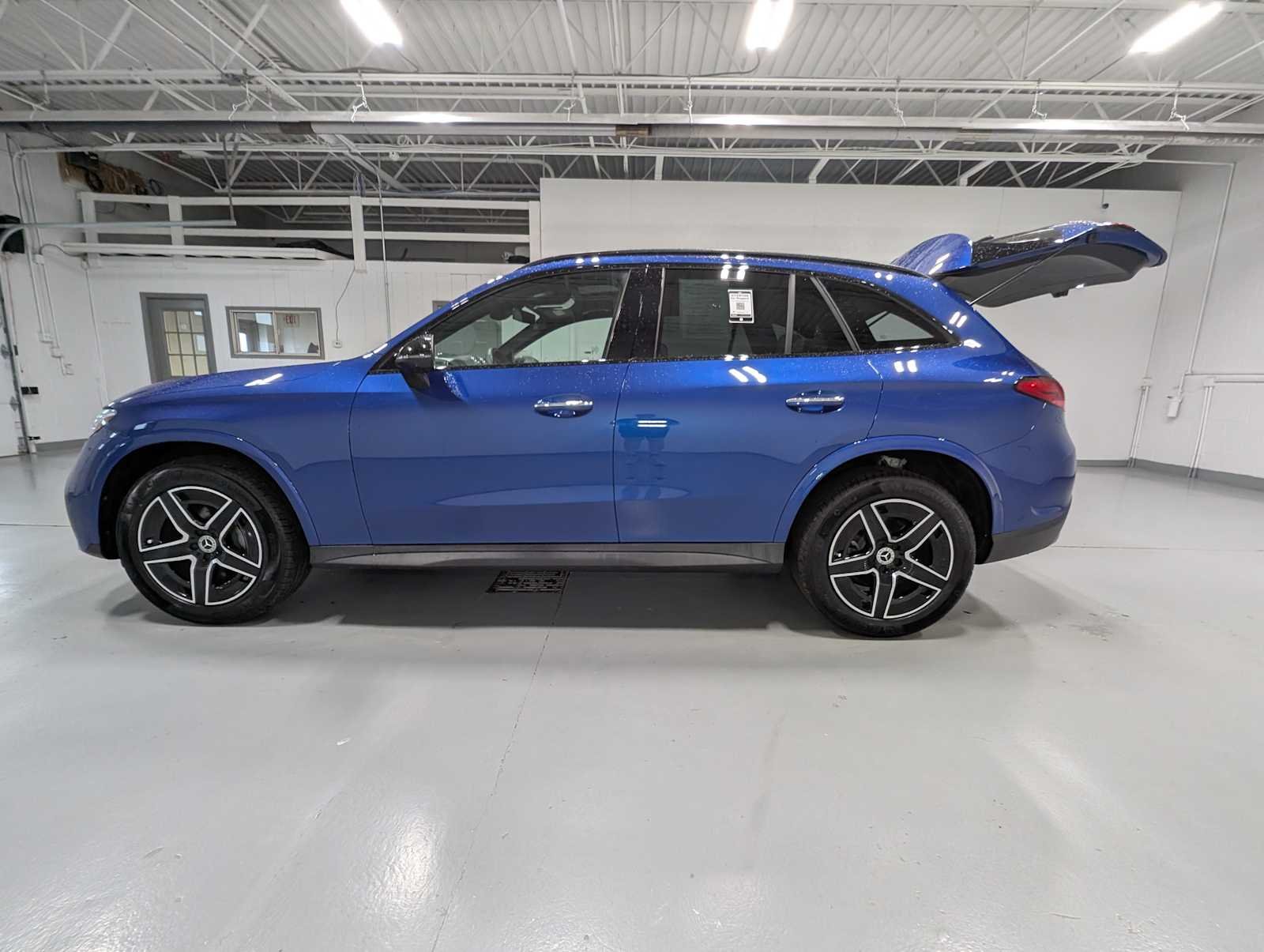 Used 2026 Starling Blue Metallic Mercedes-Benz GLC 300 image 12