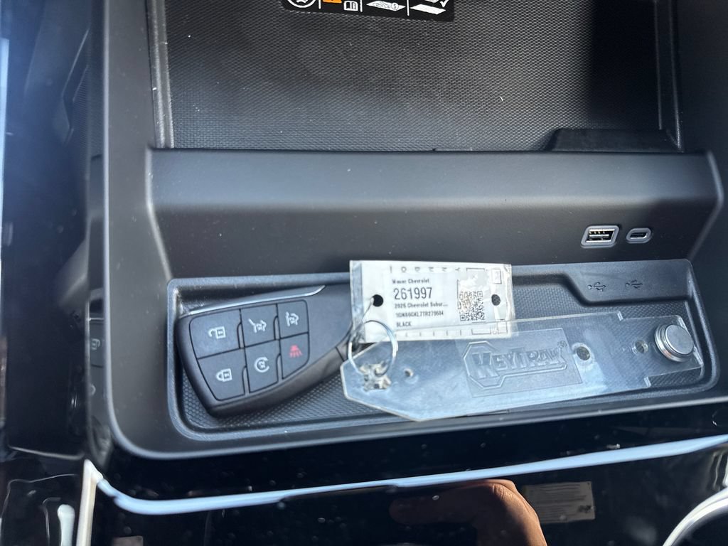 2026 Chevrolet Suburban High Country - Photo 27