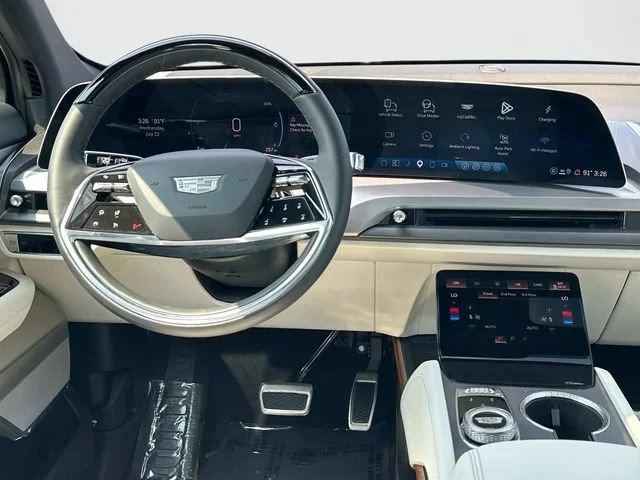 2026 Cadillac VISTIQ Sport - Photo 2