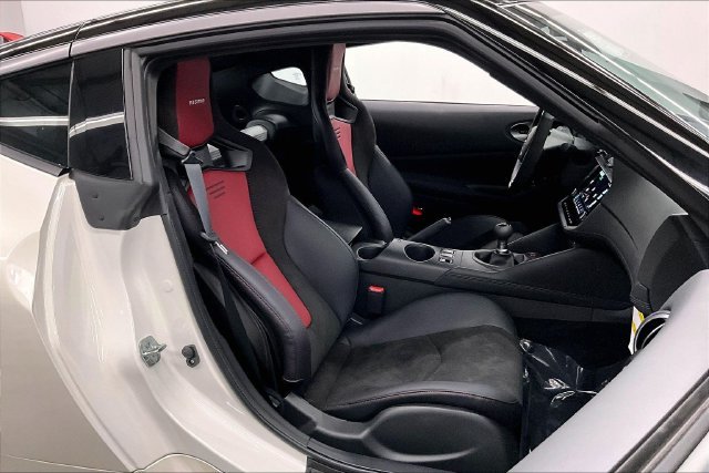 New 2027 Pearl White TriCoat/ Super Black Two Tone Nissan NISMO image 39