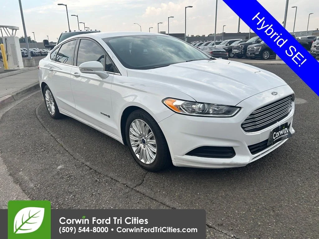 Used 2016 Oxford White Ford SE image 1