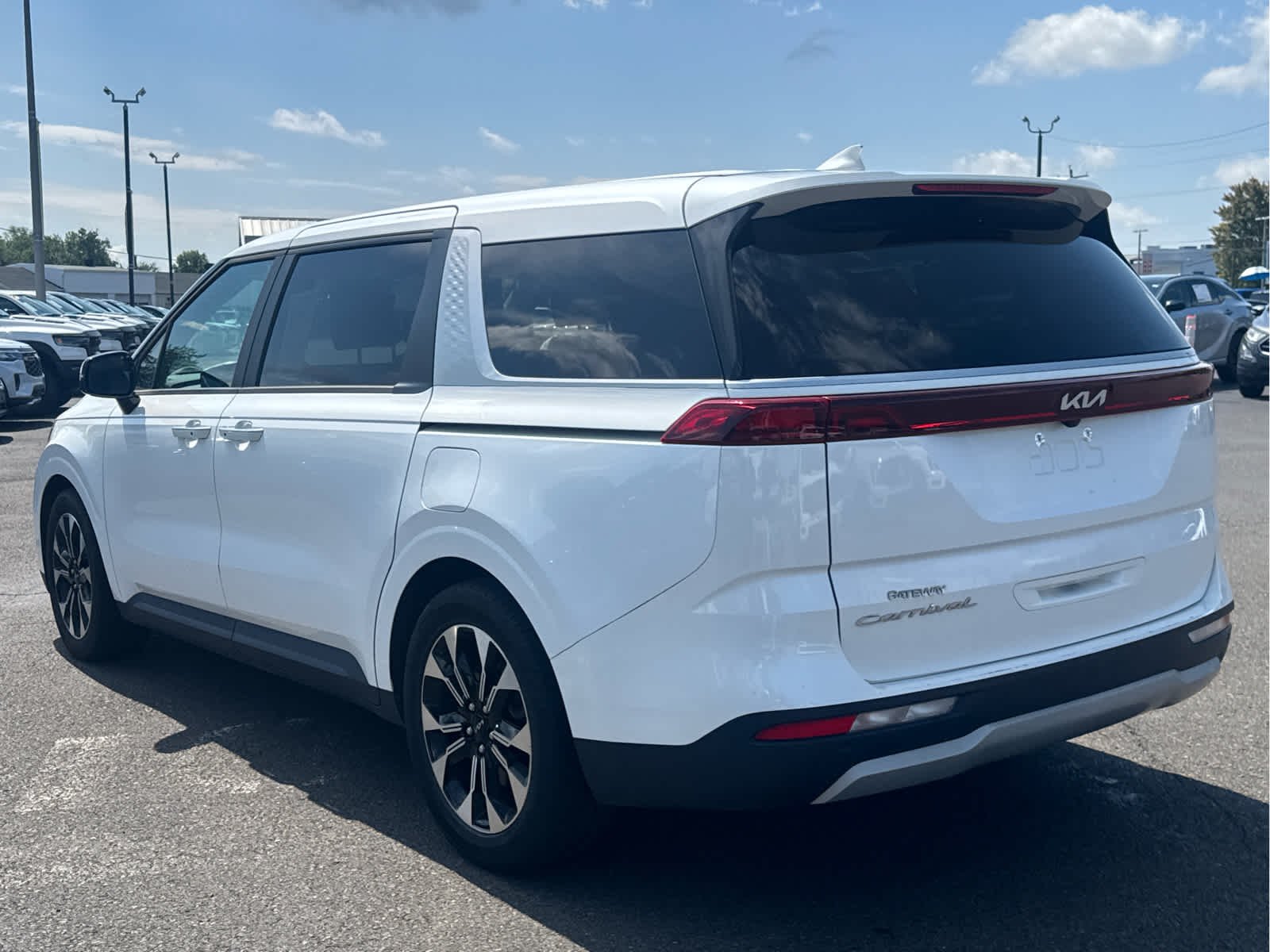 Used 2022 Snow White Pearl Kia EX image 3