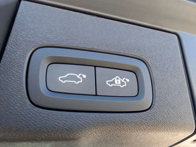 2023 Volvo XC60 Plus - Photo 11