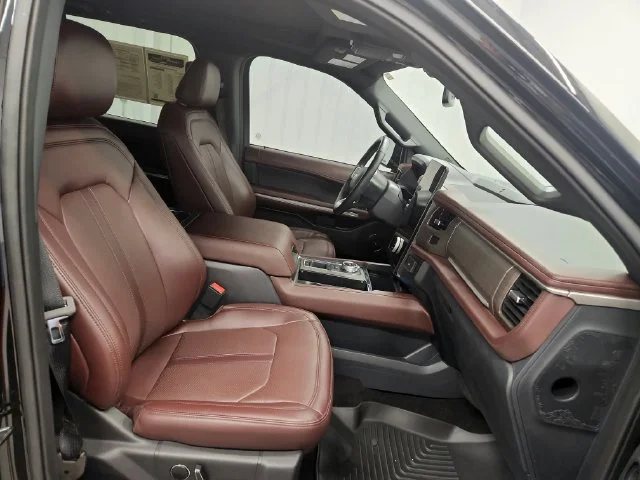 Used 2023 Black Ford Limited image 31
