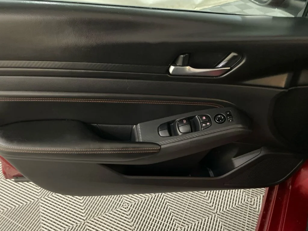 Used 2020 Scarlet Ember Tintcoat Nissan 2.5 SR image 10