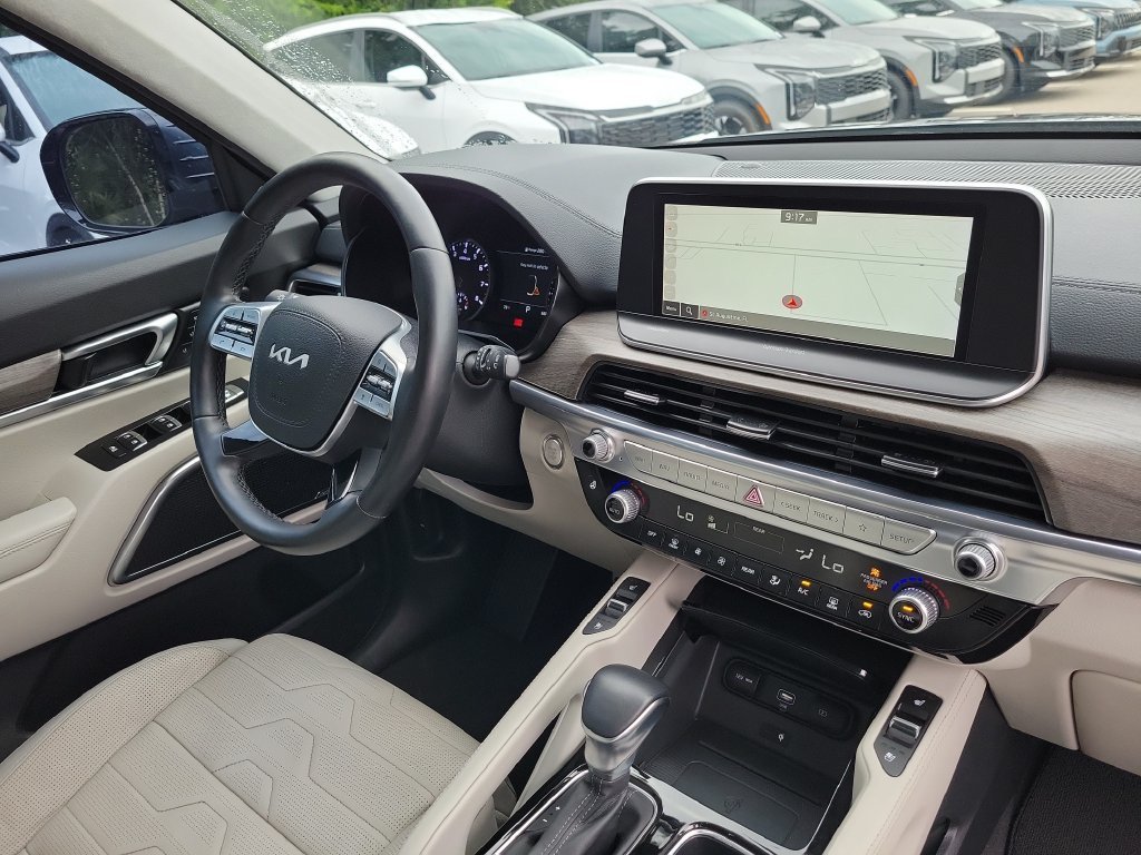 Certified Used 2022 Gravity Gray Kia SX image 9