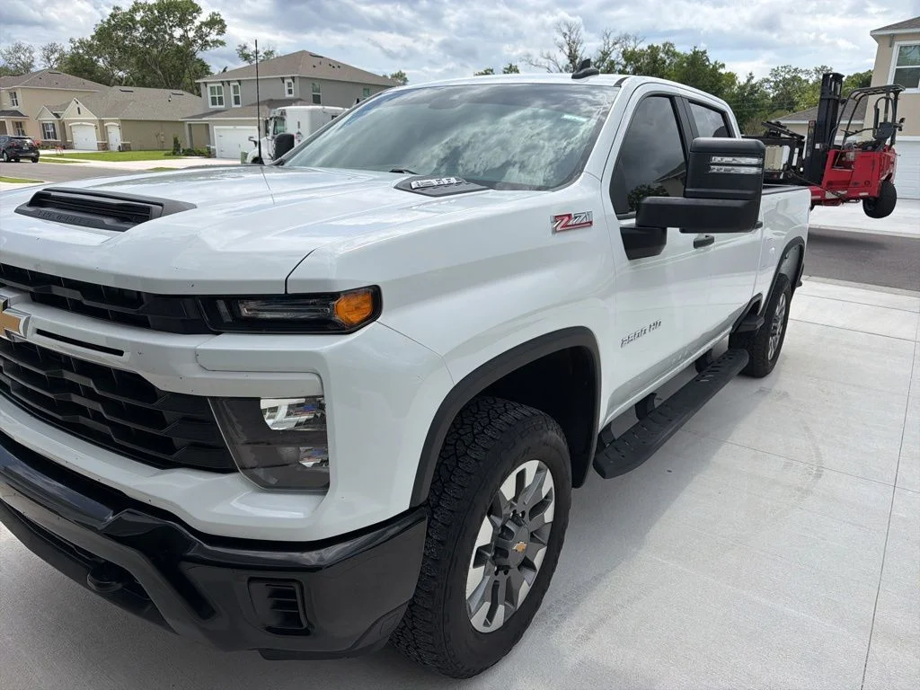 Used 2024 White Chevrolet Custom image 3