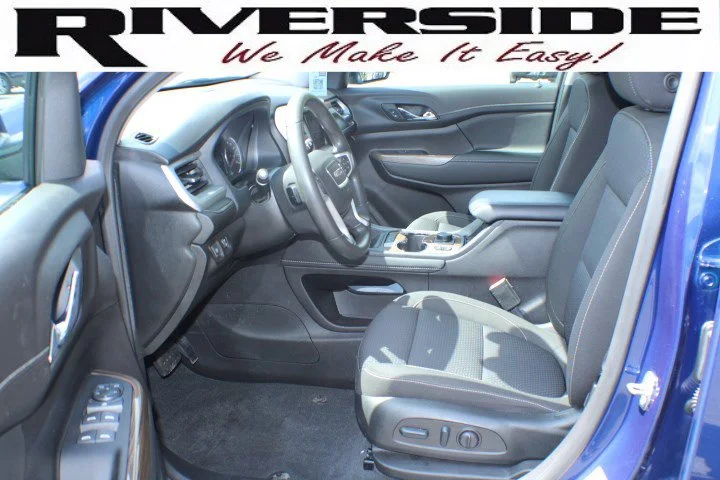 Certified Used 2023 Ultra Blue Metallic GMC SLE image 13